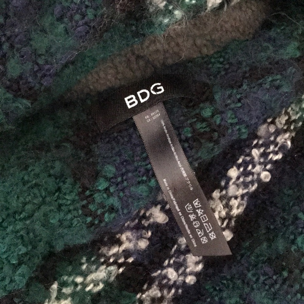 Knit scarf - Picture 5 of 5